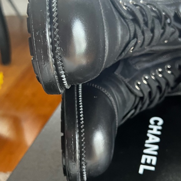 Chanel black quilted combat boots size 42 - Picture 9 of 11